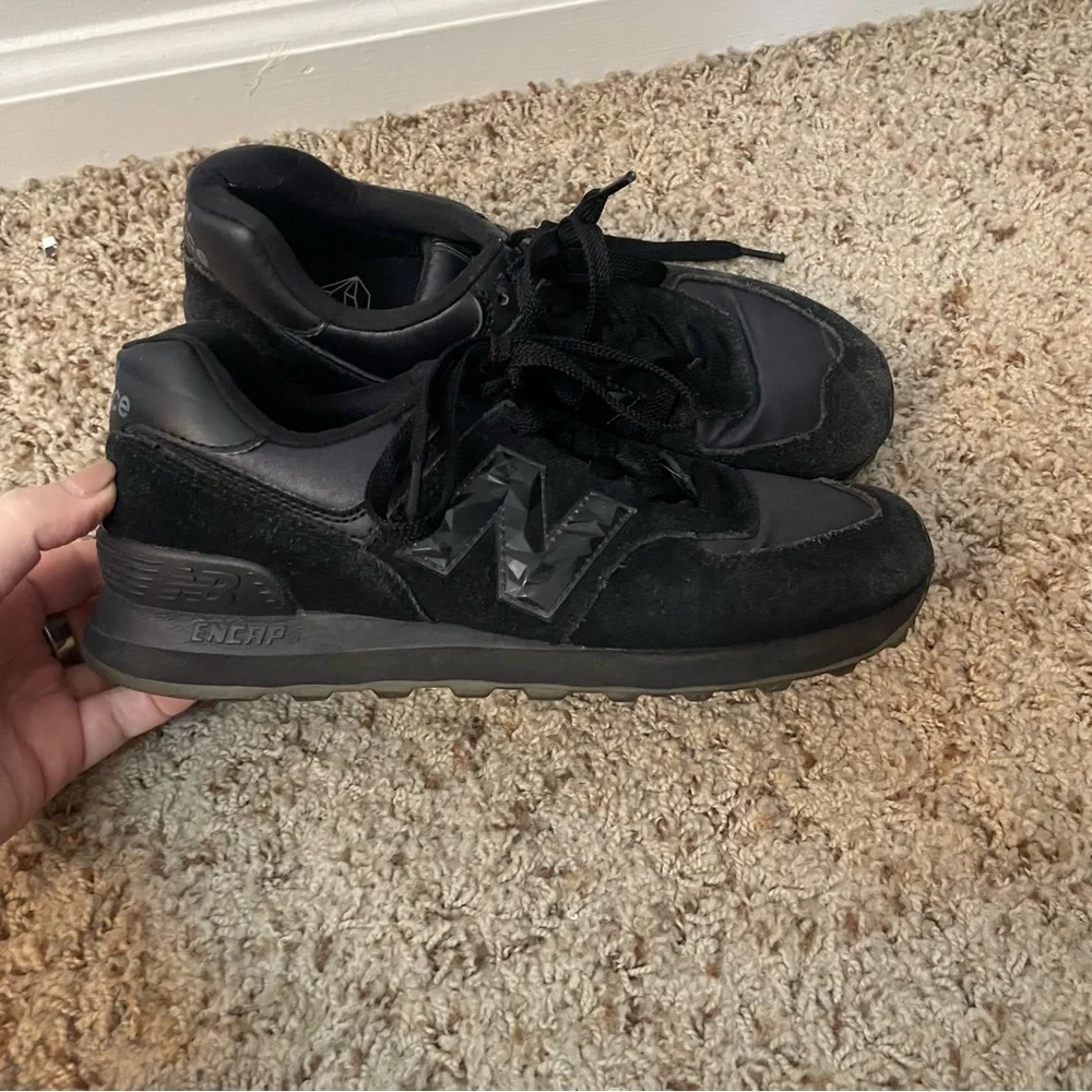 Women’s New Balance 574 Black Onyx Suede Casual Shoes Sneakers size 8